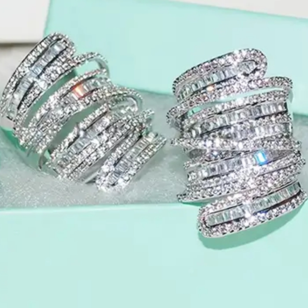 2 HOUR SALE! Beautiful 3.4CT Wide CZ Silver Ring! Wow!!🤍🤍🤍🤍✨✨✨✨ - Picture 7 of 8